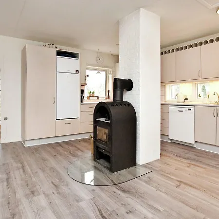 Three-bedroom Holiday In 19 * Vejby