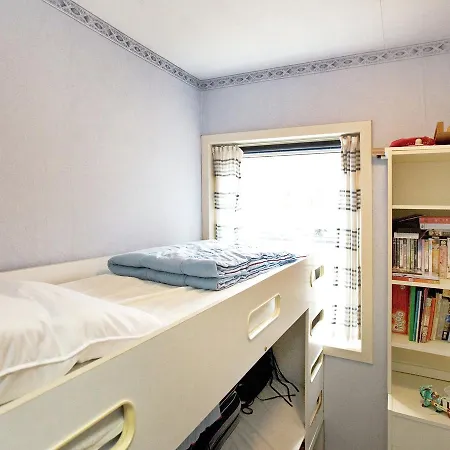 Дом отдыха Three-bedroom Holiday In 19 *